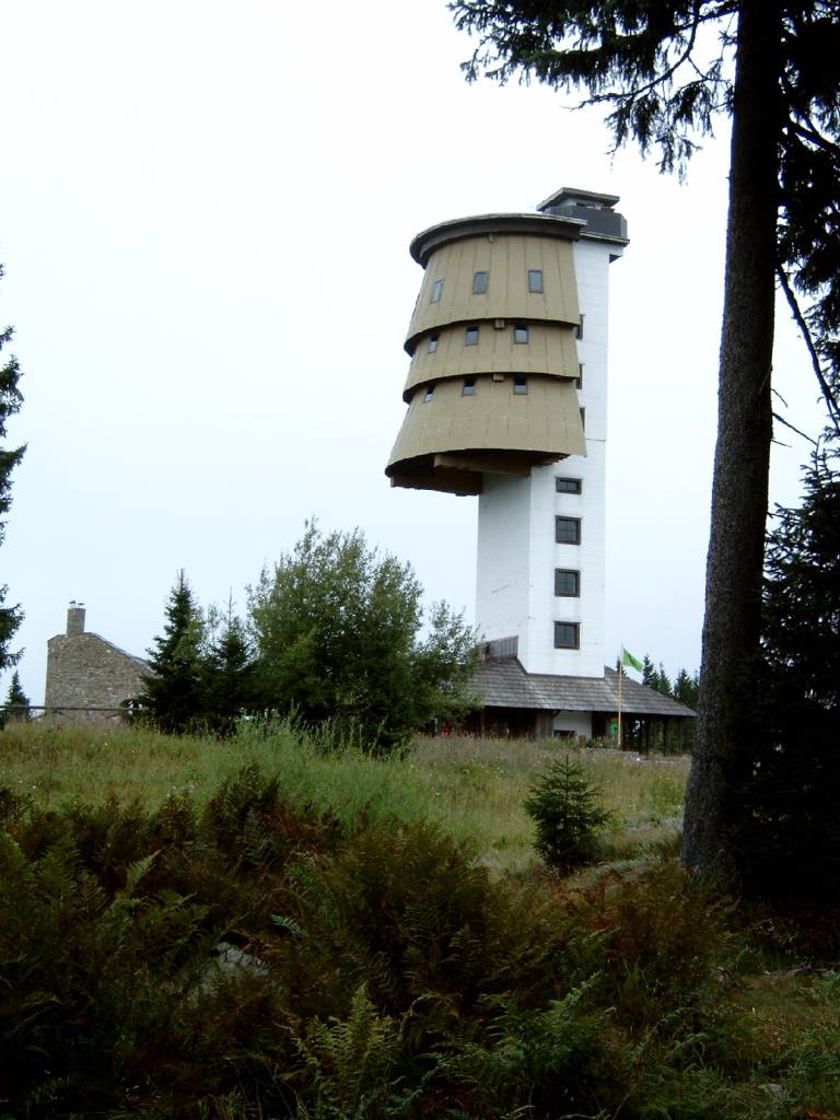 Der ehemalige Spähturm auf dem Polednik. Aufgenommen von Stephan Richter am 7.9.2008.